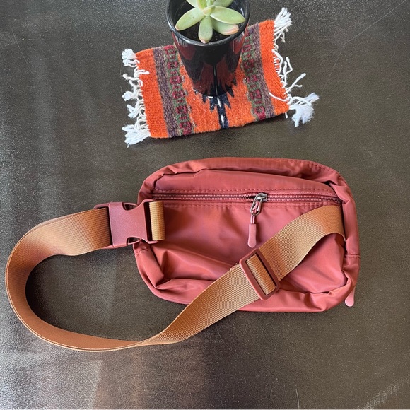 Belt Bag - Picture 3 of 5